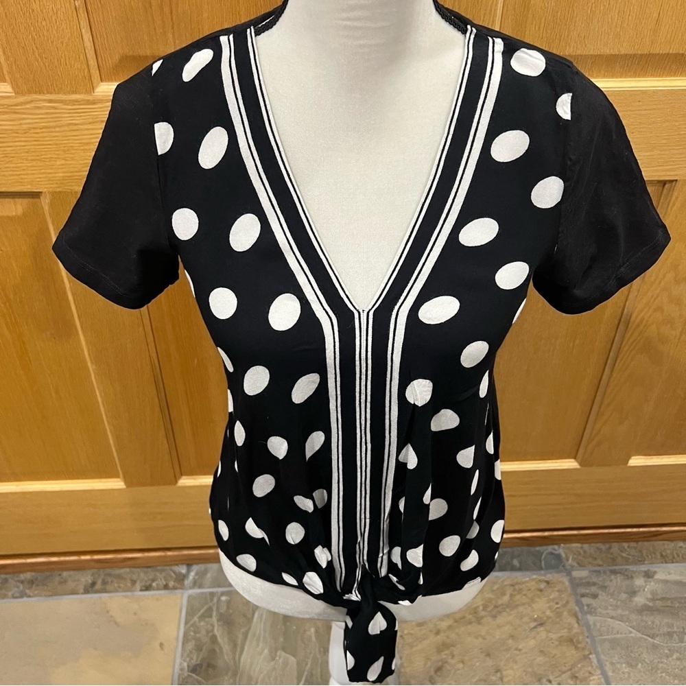Anthropologie Akemi + Kin Polka Dot Blouse Black Small Women V-Neckline Tie Knot - Picture 2 of 11